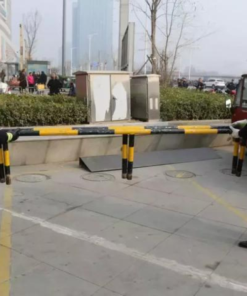 案例分析，停车场设计的无障碍要求与实施：案例分析:停车场设计的无障碍要求与实施方案