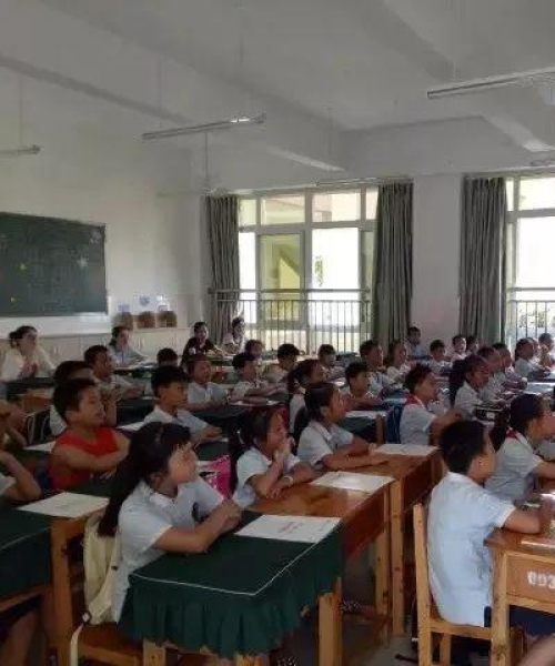励志语录背后的故事，成都兴龙交通设施厂的奋斗篇章：励志语录背景图