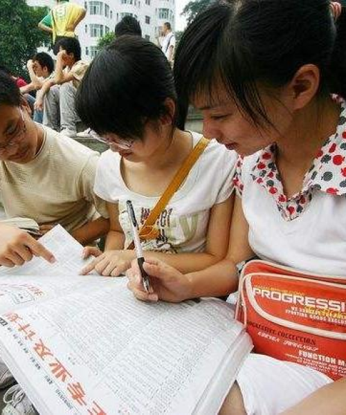 湖南长沙高考新闻头条——数字背后的故事：长沙高考新闻报道